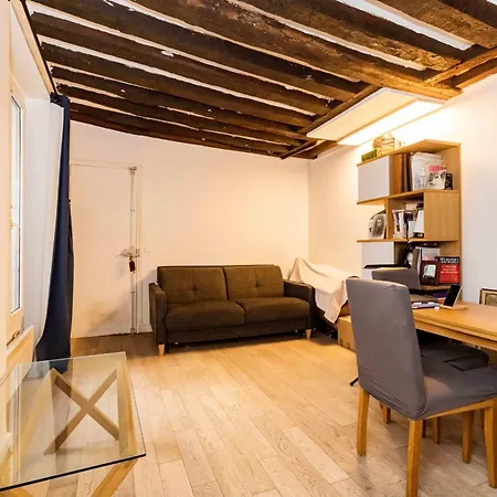 Апартаменты Nice Cocoon In The Center Of *